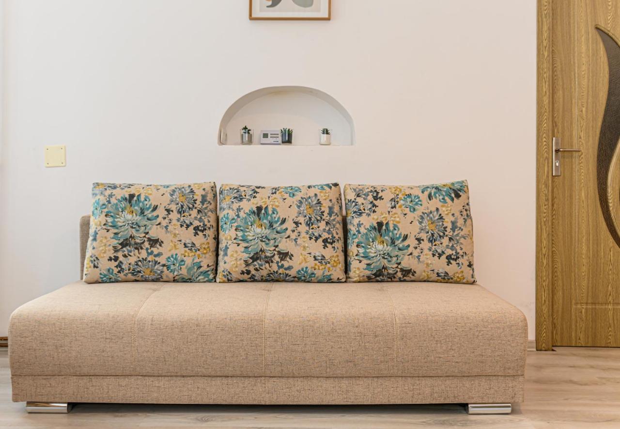 Mountain Oasis Apartment Sinaia Bagian luar foto