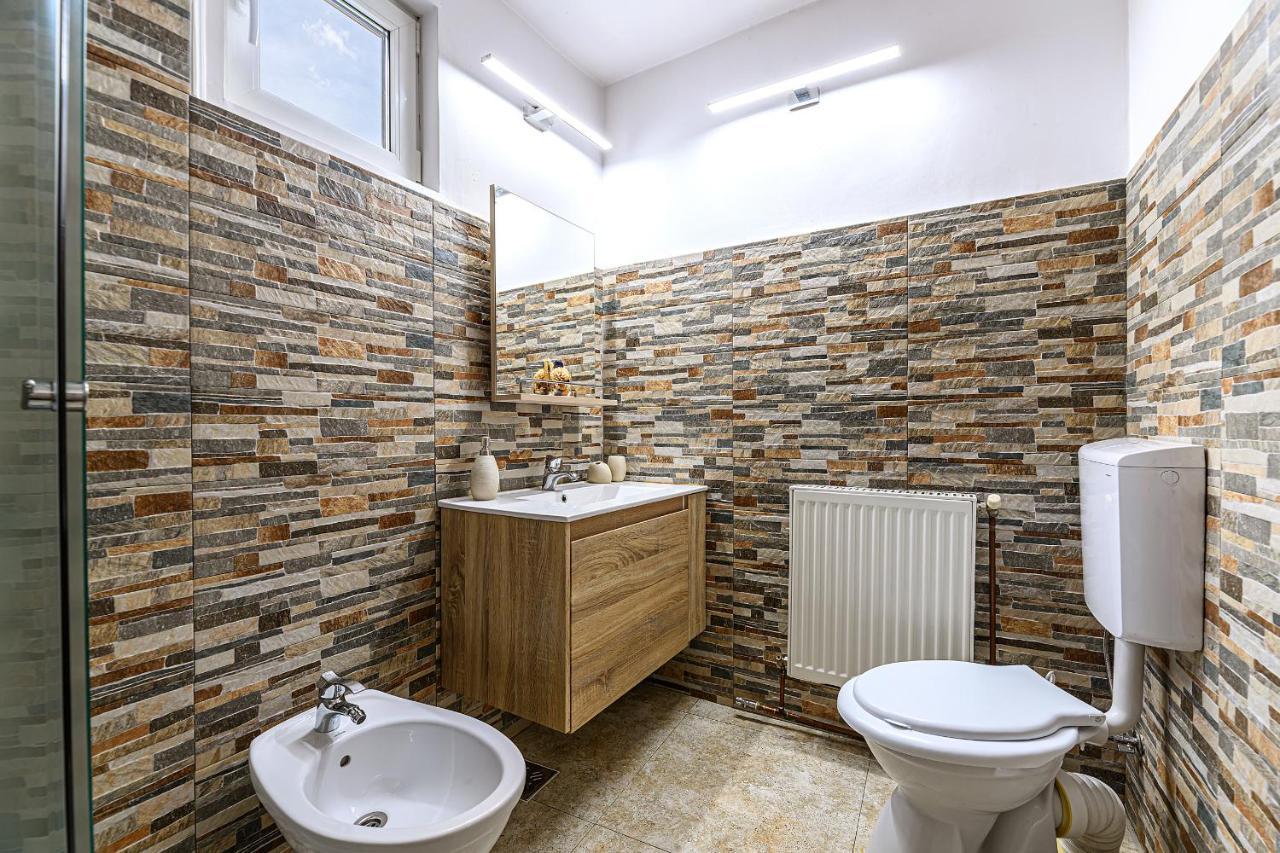 Mountain Oasis Apartment Sinaia Bagian luar foto